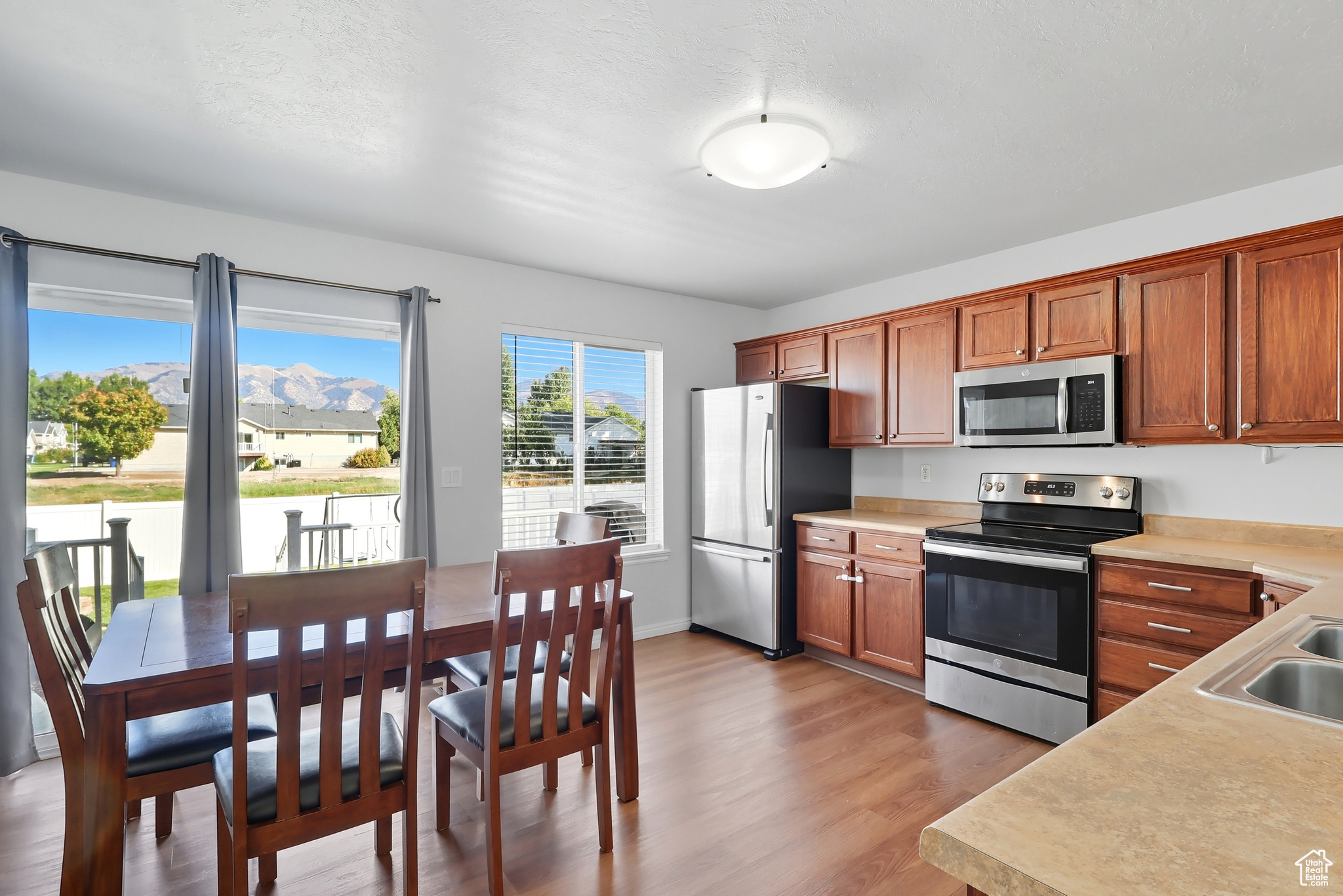 691 TRAIL CIR