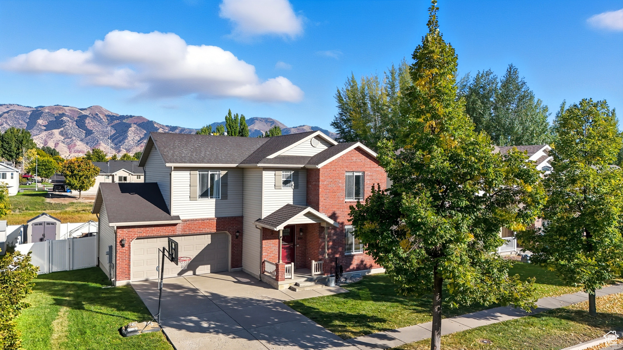 691 TRAIL CIR
