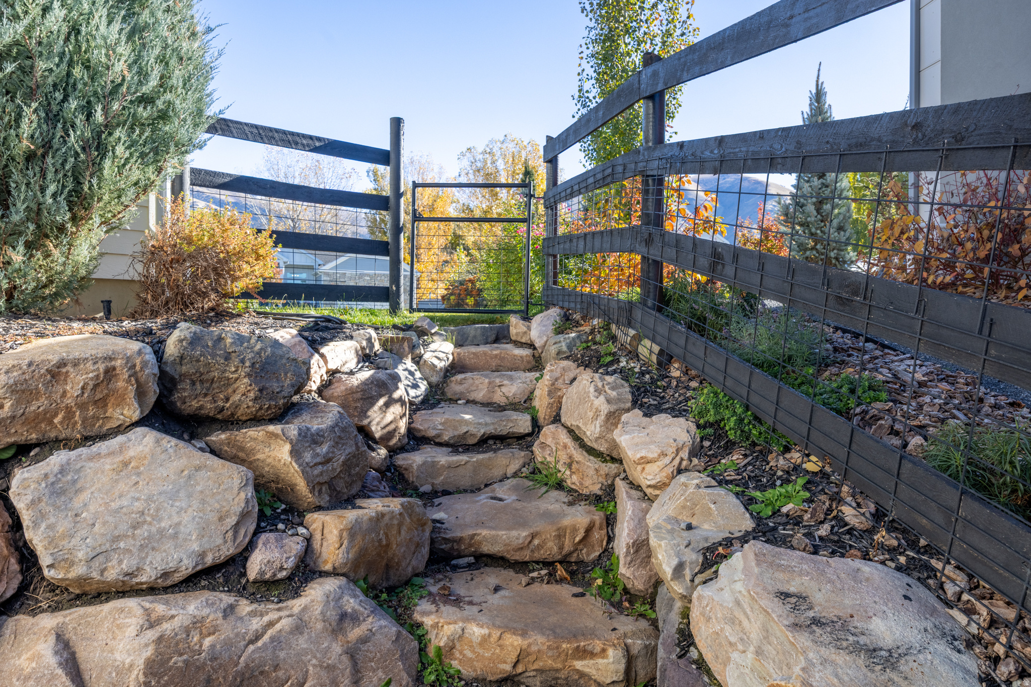 4009 S COTTONWOODS COURT