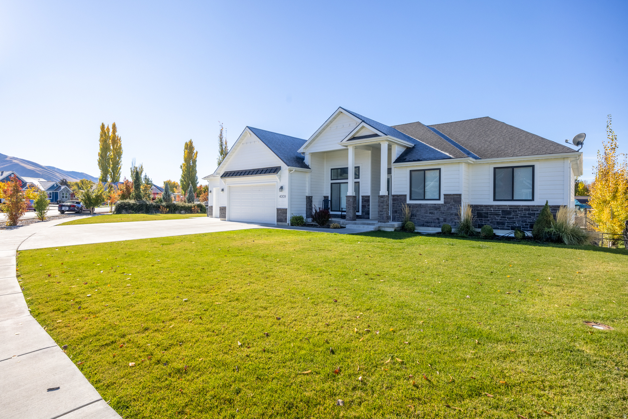 4009 S COTTONWOODS COURT