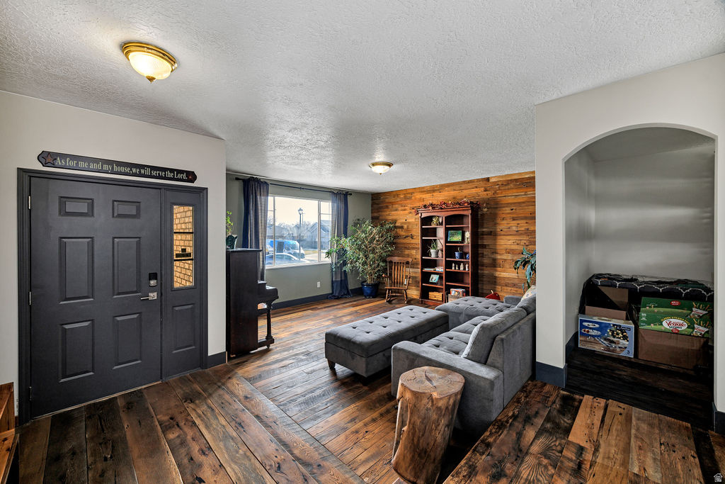 9766 S PENDLETON WAY