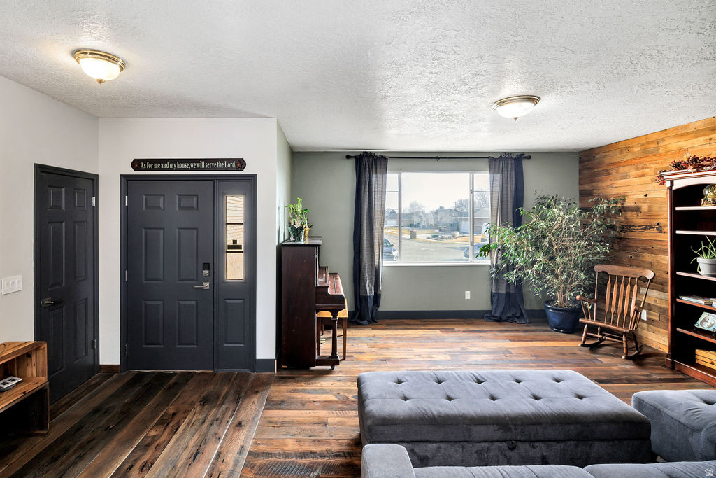 9766 S PENDLETON WAY