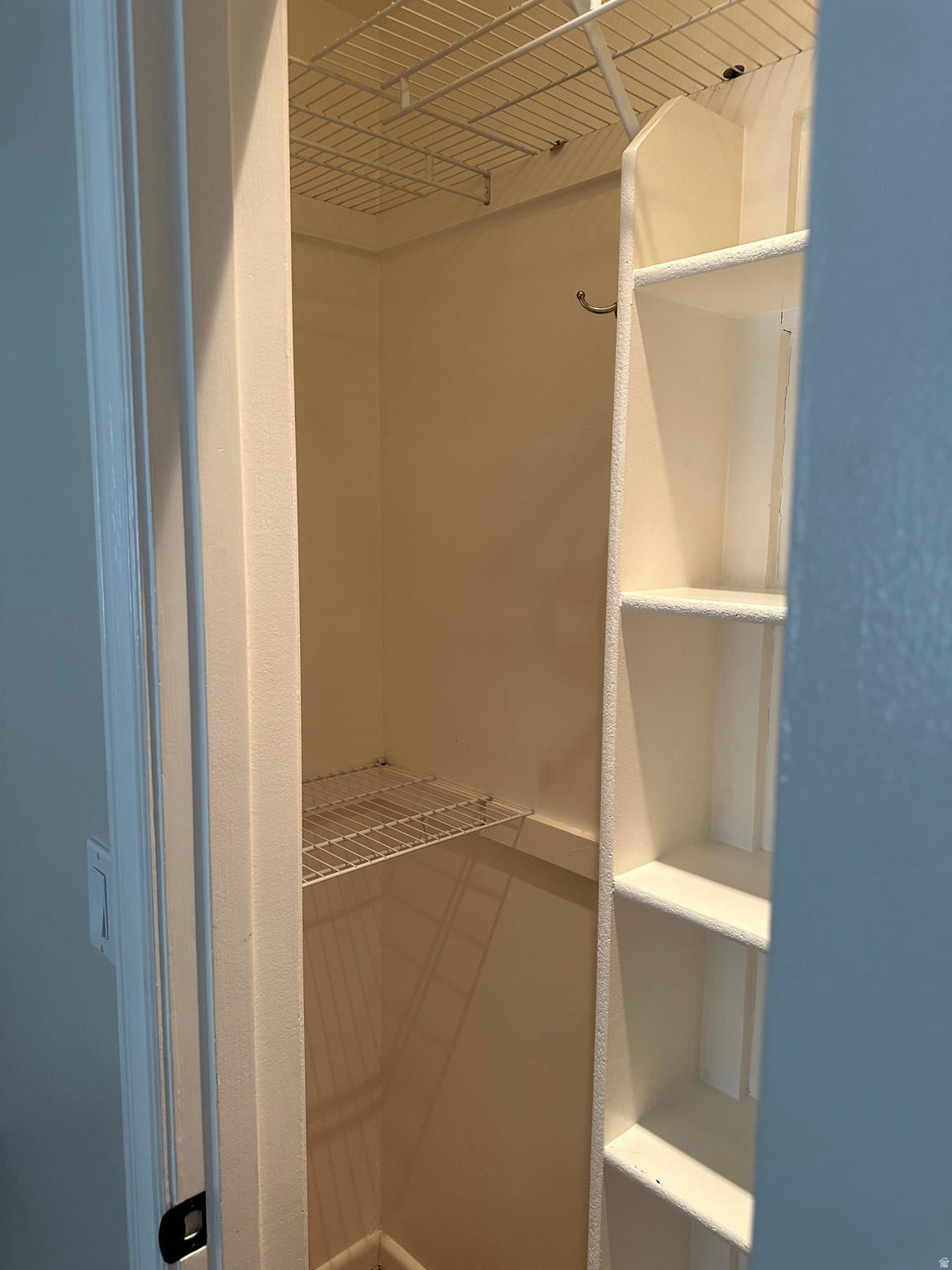 571 E BEN LOMOND AVE