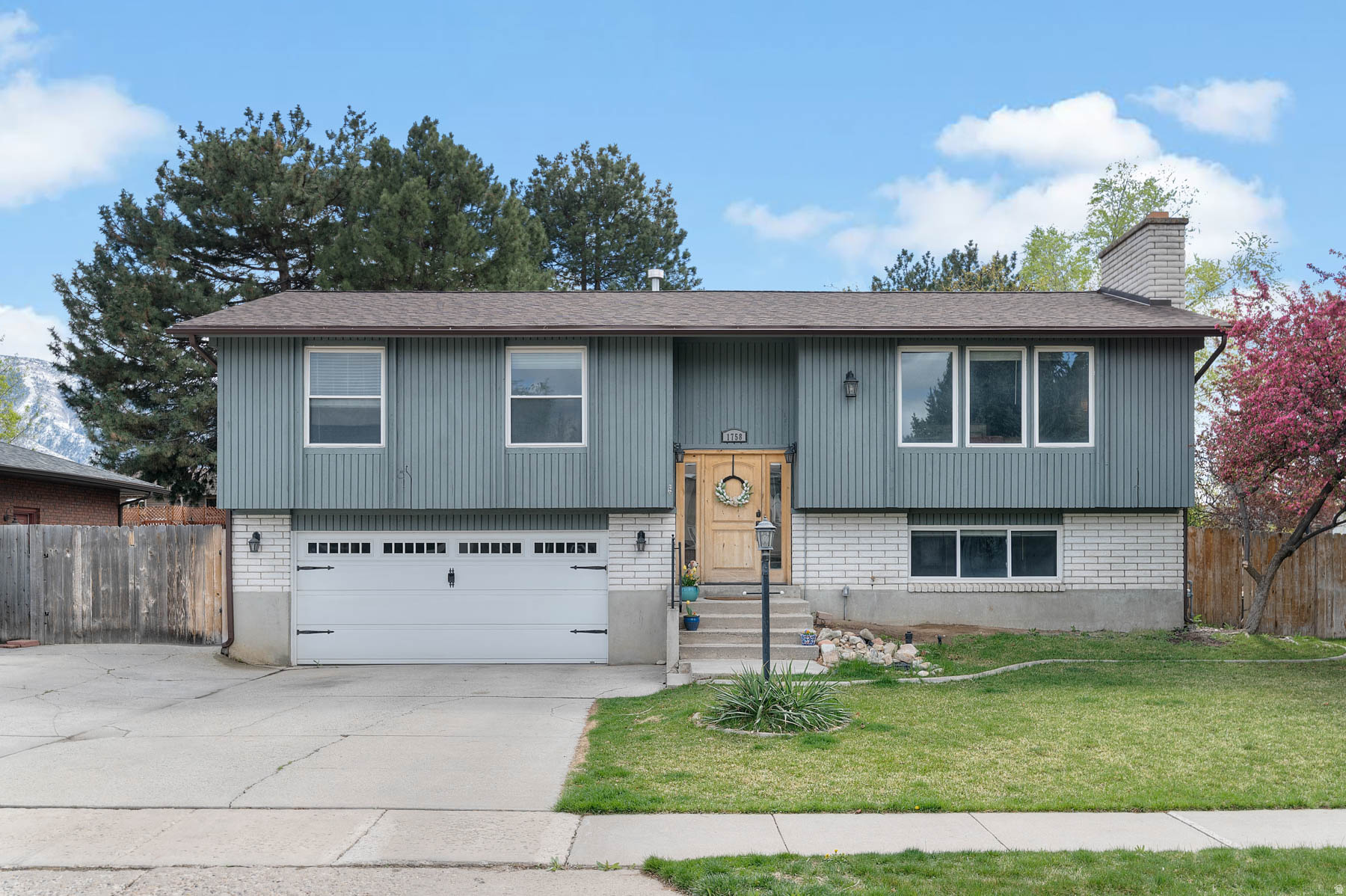 1758 E ABBEDALE LN