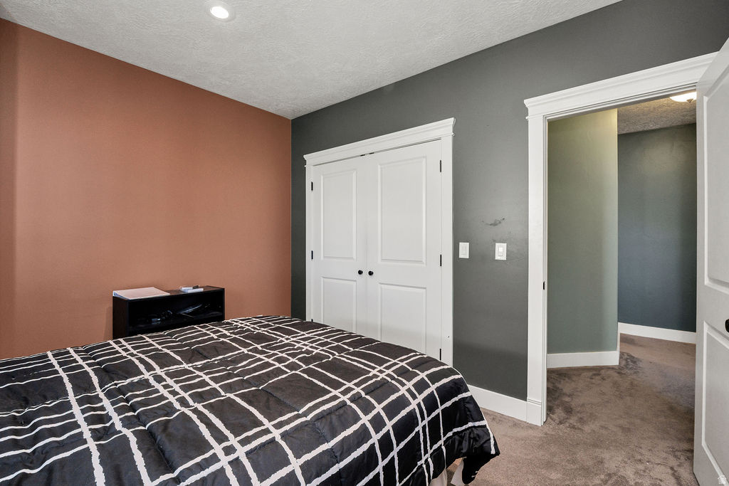 2307 MAPLE LEAF DR