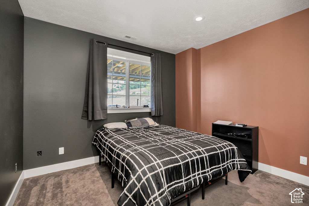 2307 MAPLE LEAF DR