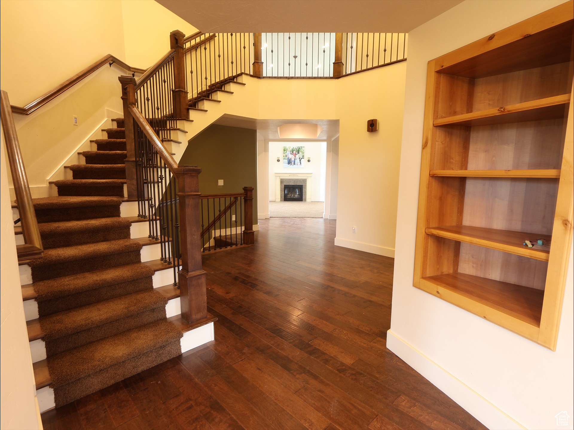 2307 MAPLE LEAF DR