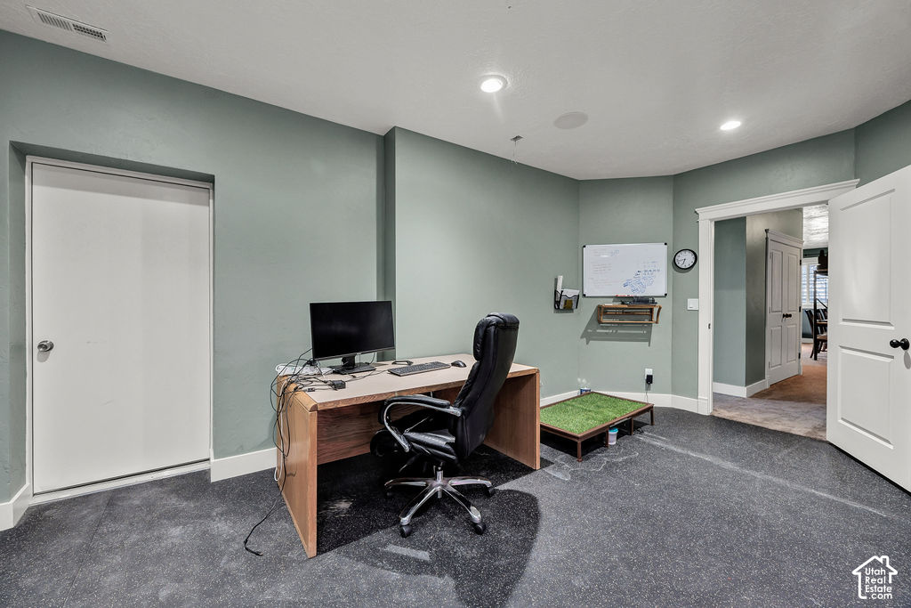 2307 MAPLE LEAF DR