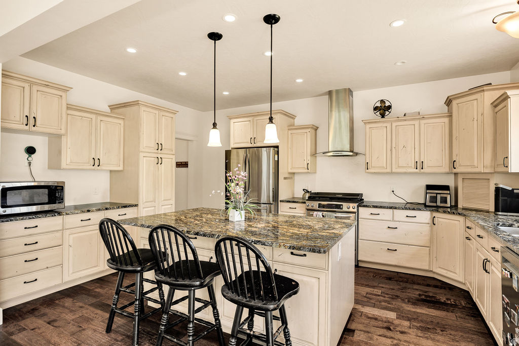 2307 MAPLE LEAF DR