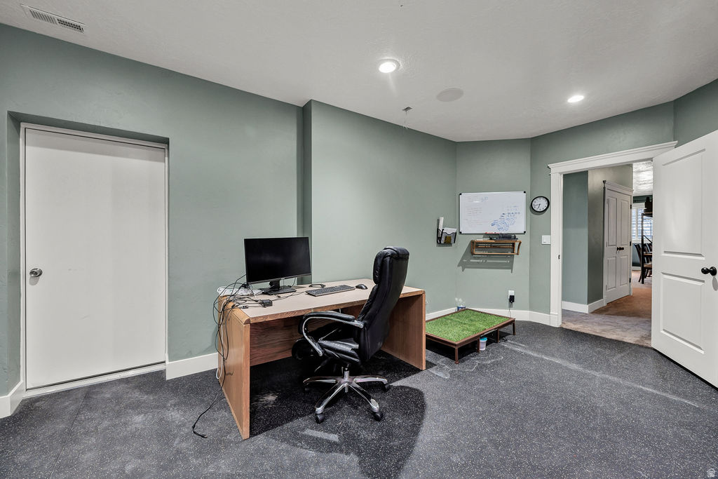 2307 MAPLE LEAF DR