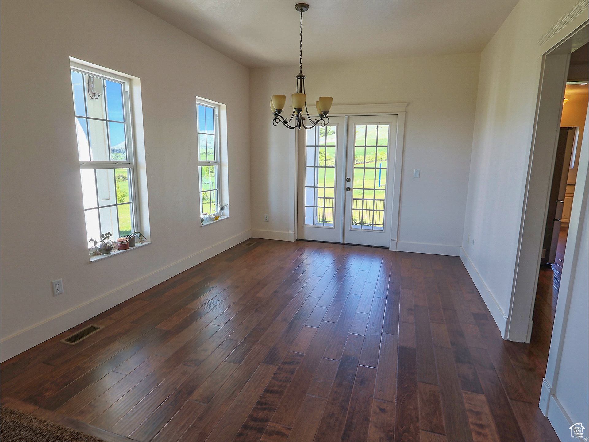 2307 MAPLE LEAF DR