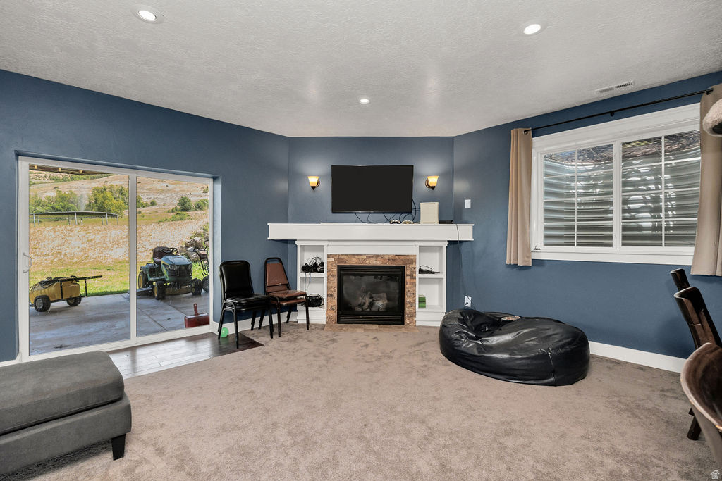 2307 MAPLE LEAF DR