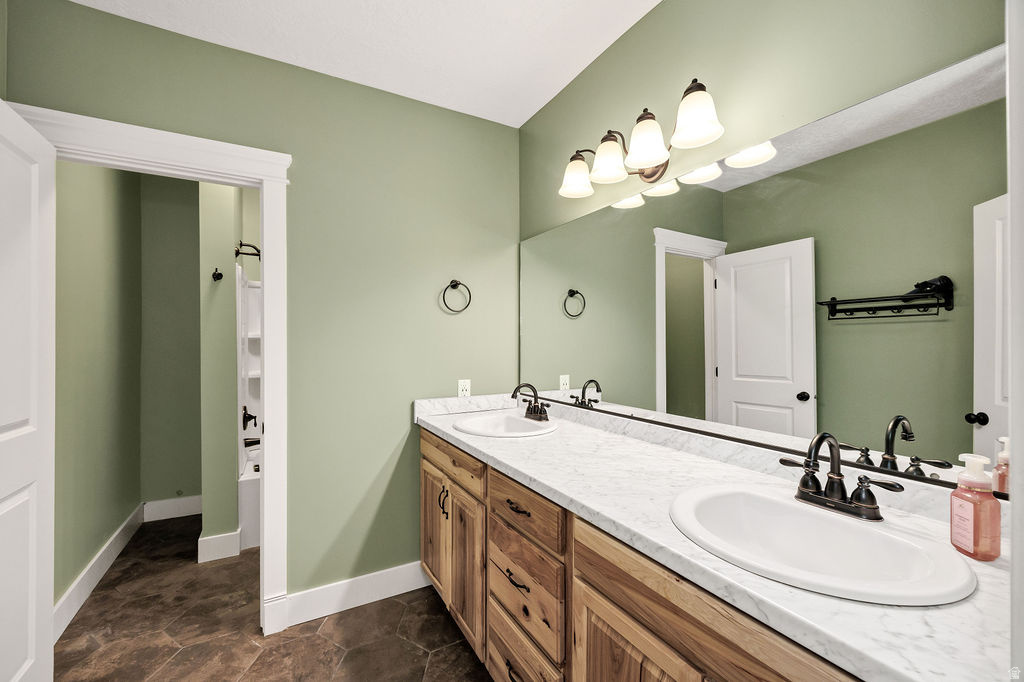 2307 MAPLE LEAF DR
