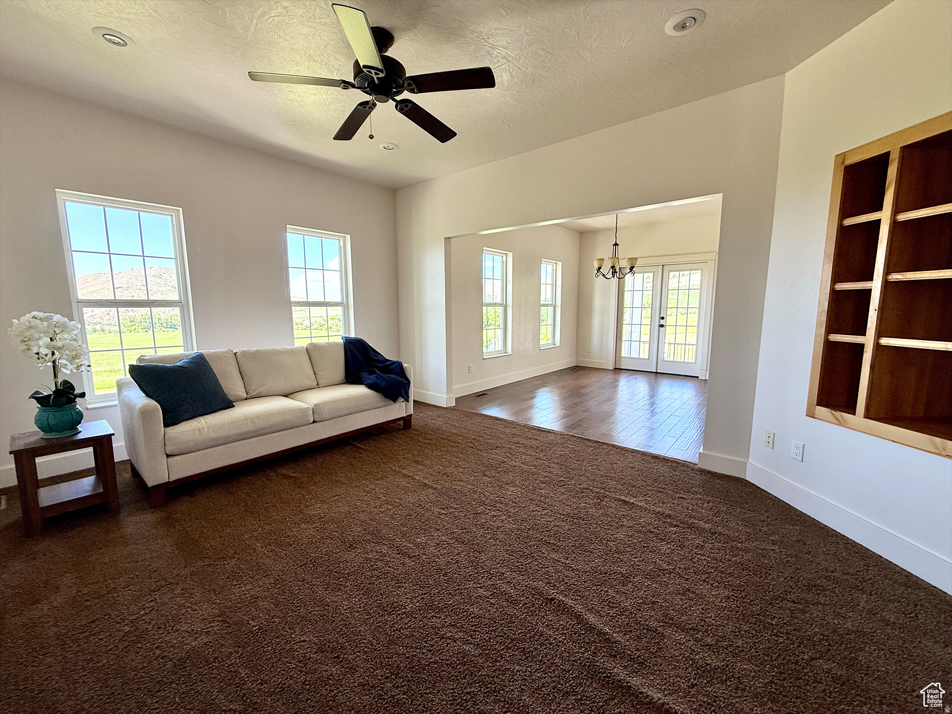 2307 MAPLE LEAF DR