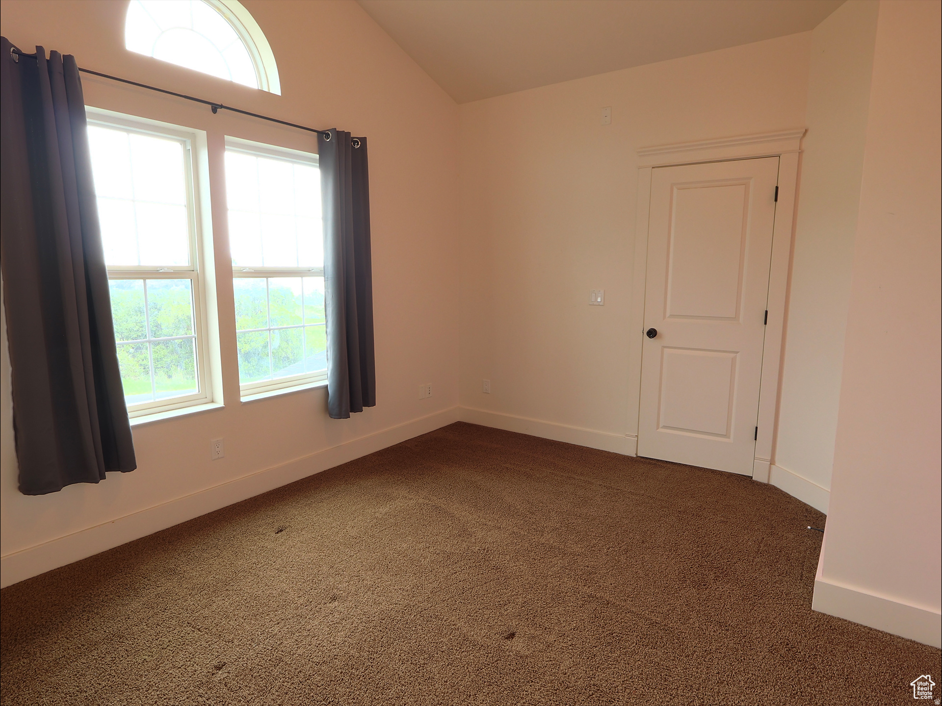 2307 MAPLE LEAF DR