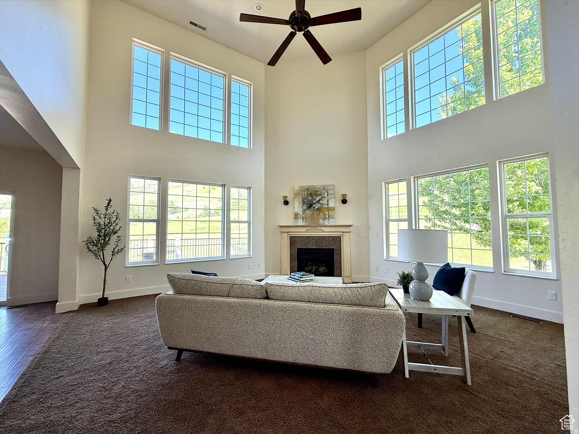 2307 MAPLE LEAF DR