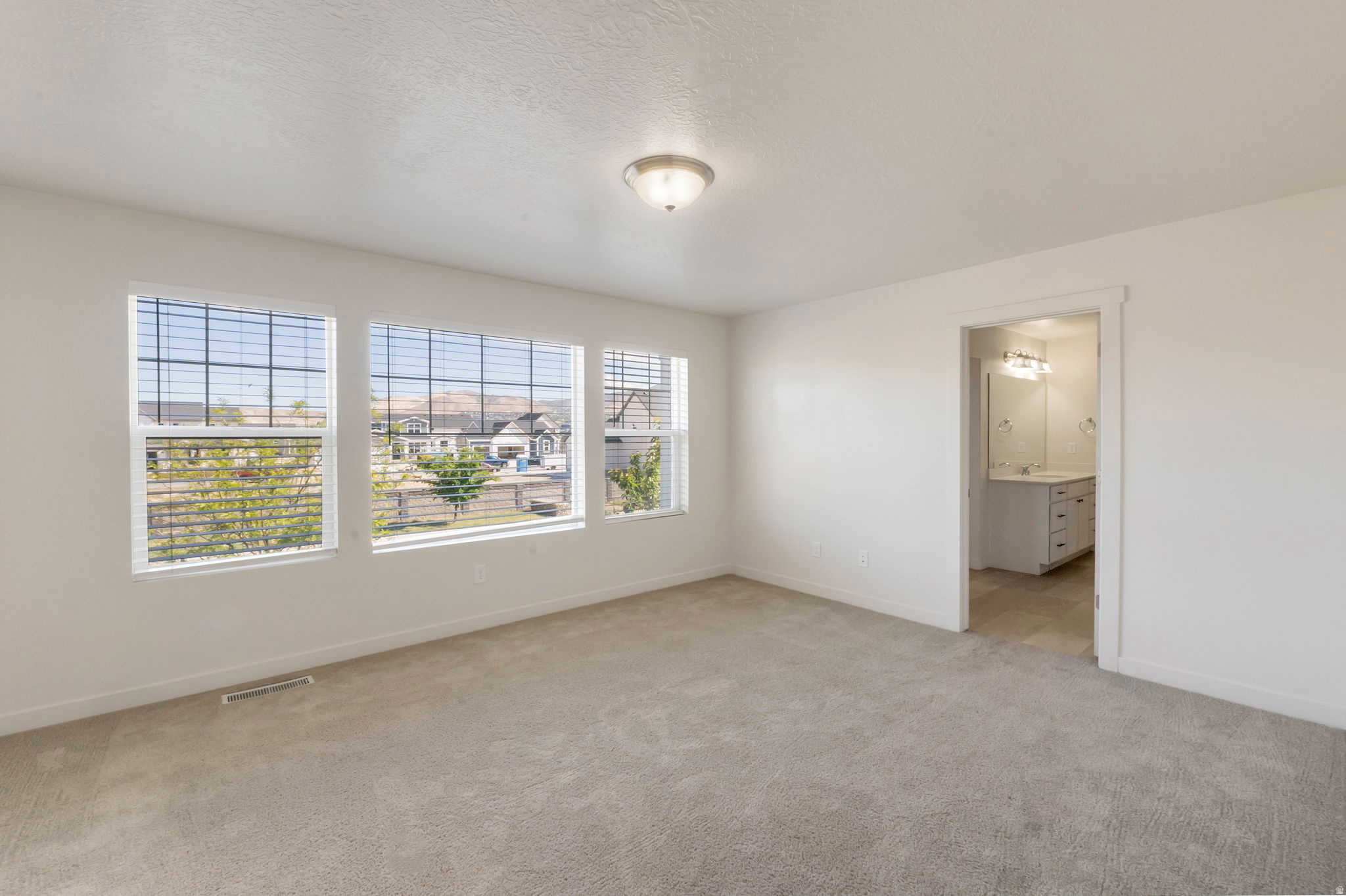 3747 W DREXLER DR