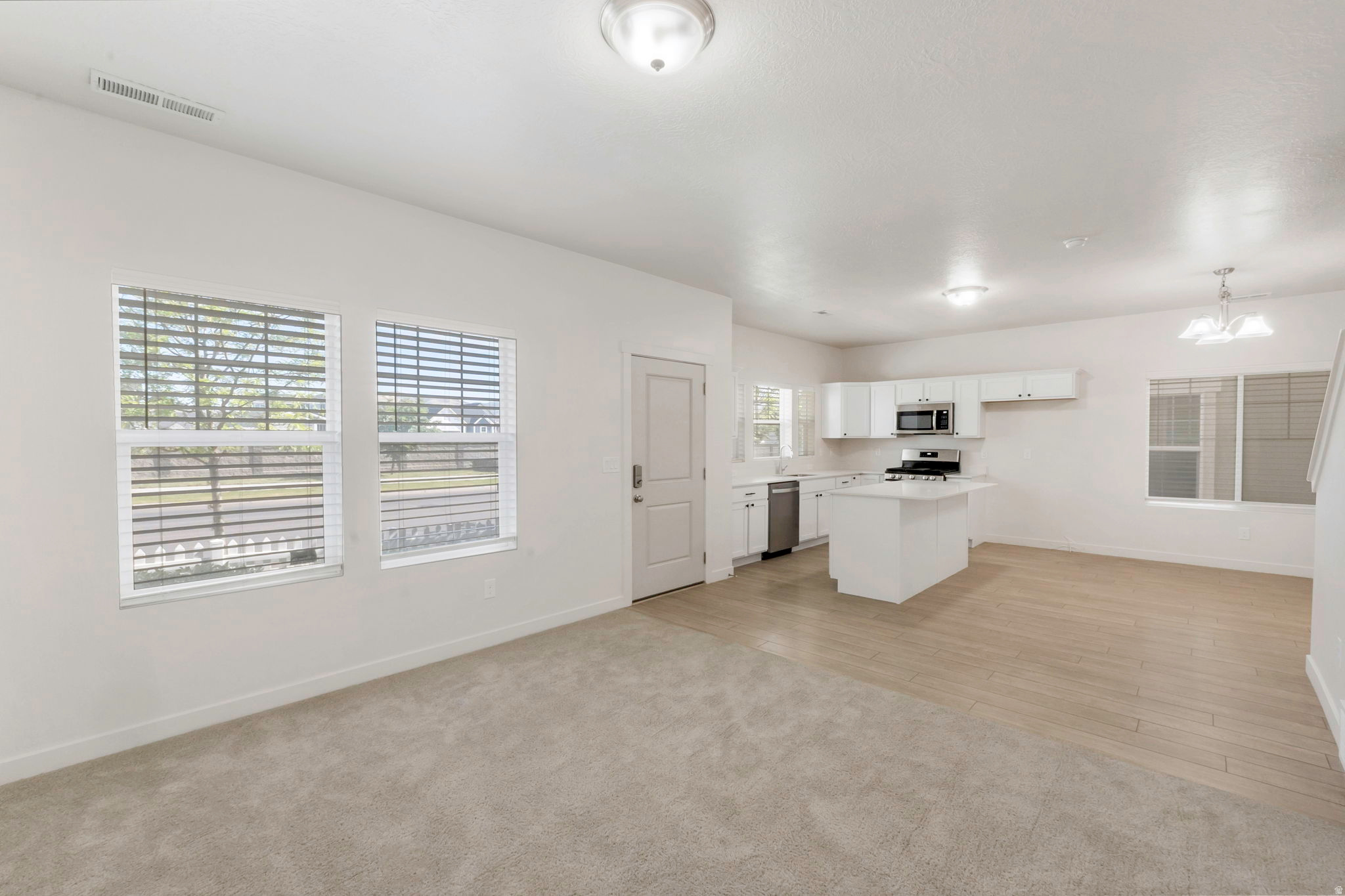 3747 W DREXLER DR