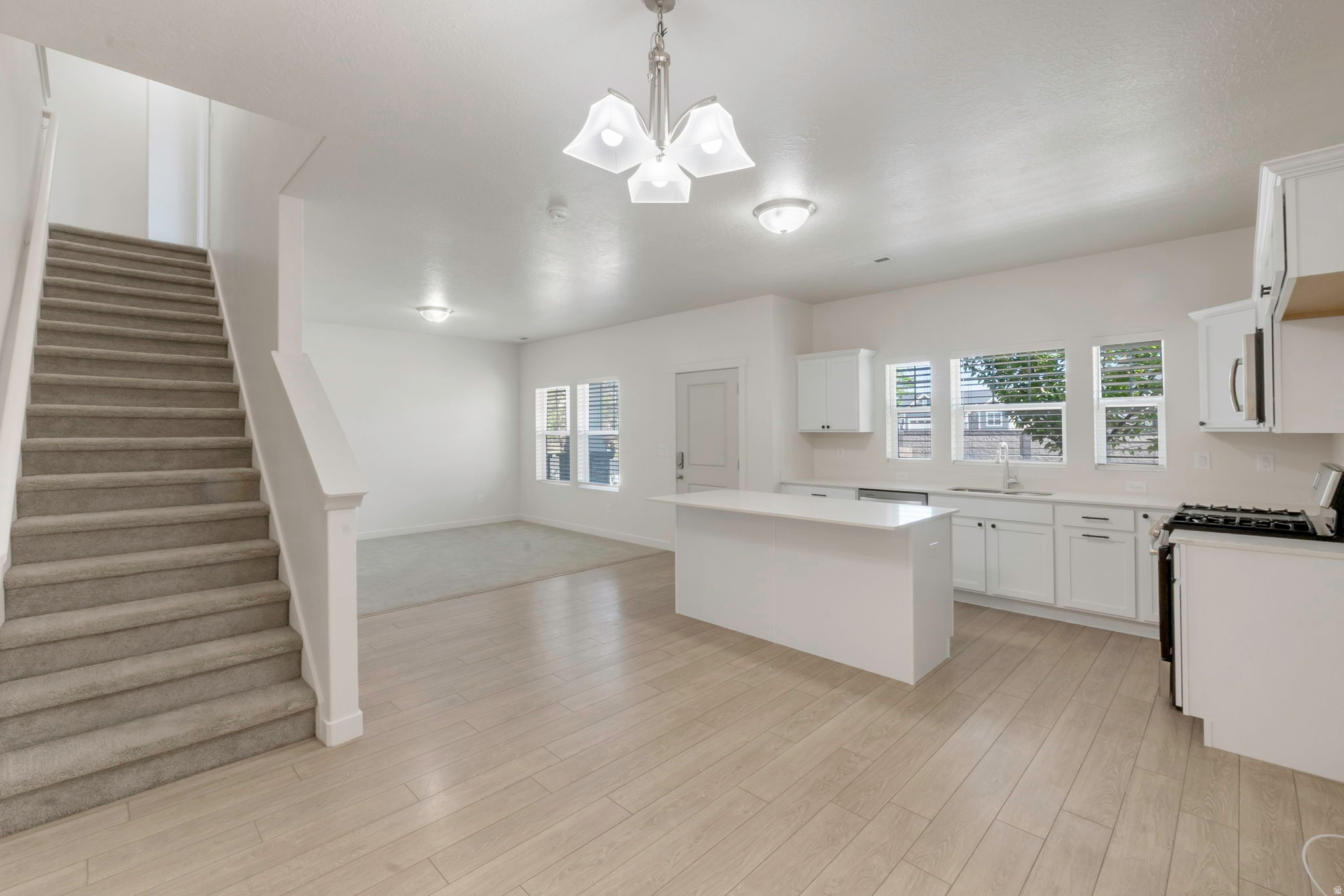 3747 W DREXLER DR
