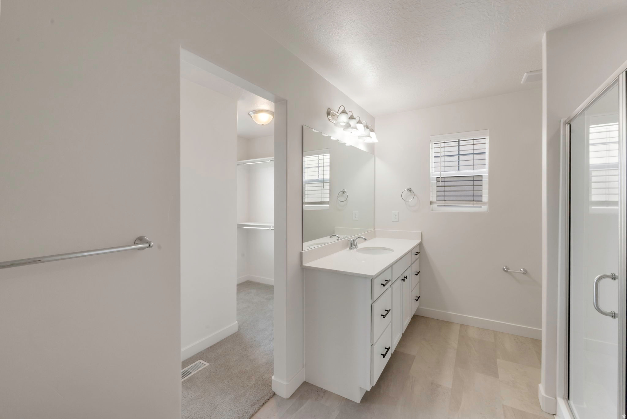 3747 W DREXLER DR