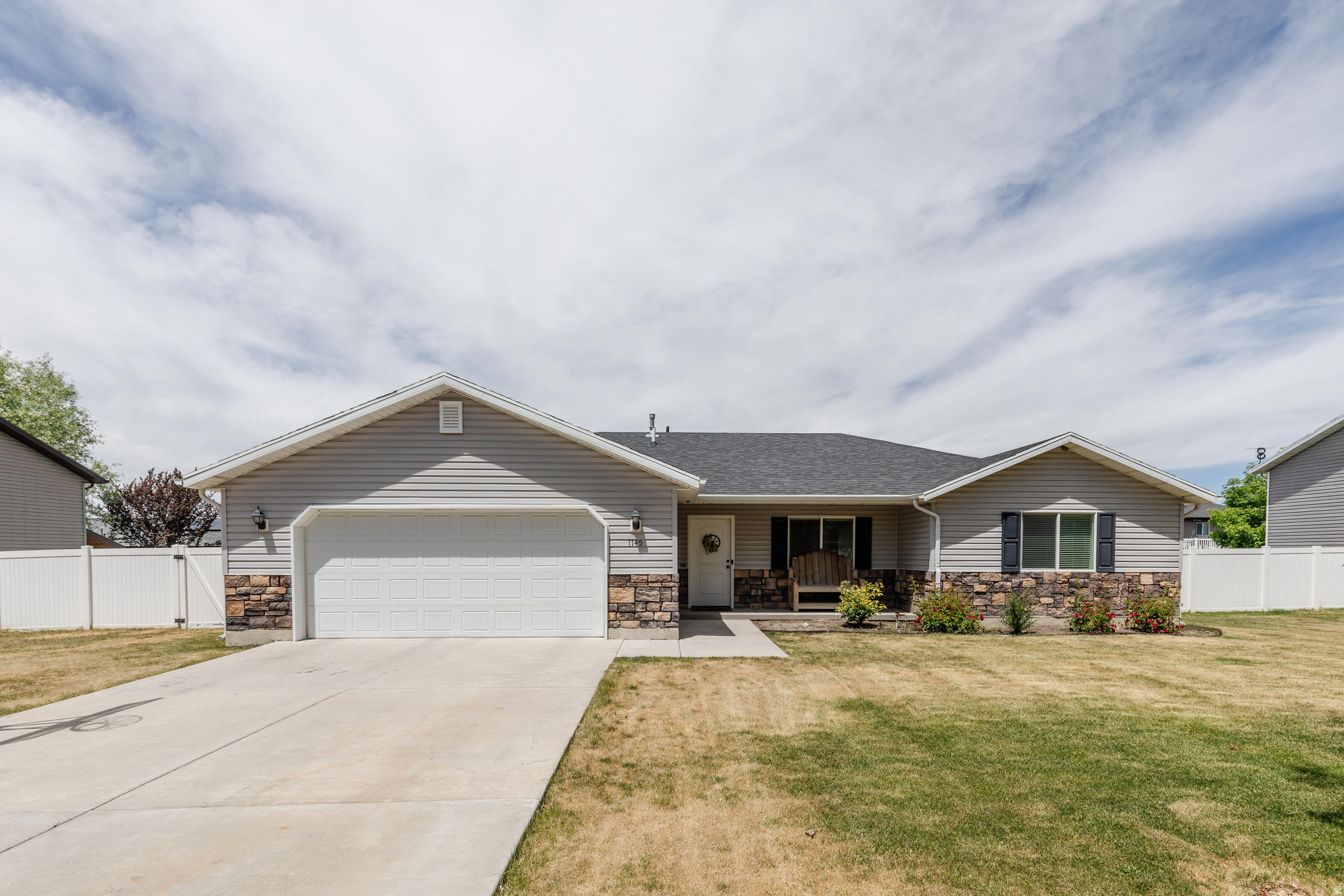 1145 W 2640 S