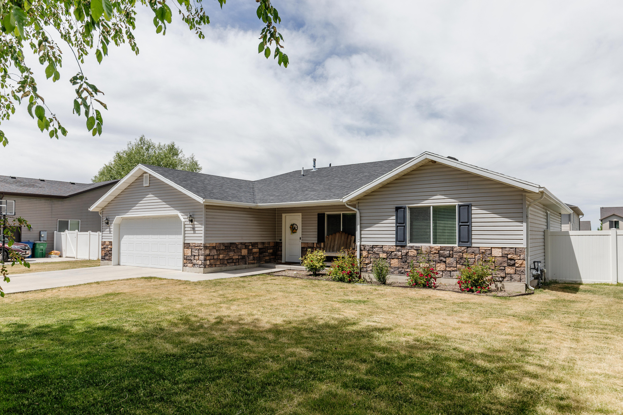 1145 W 2640 S
