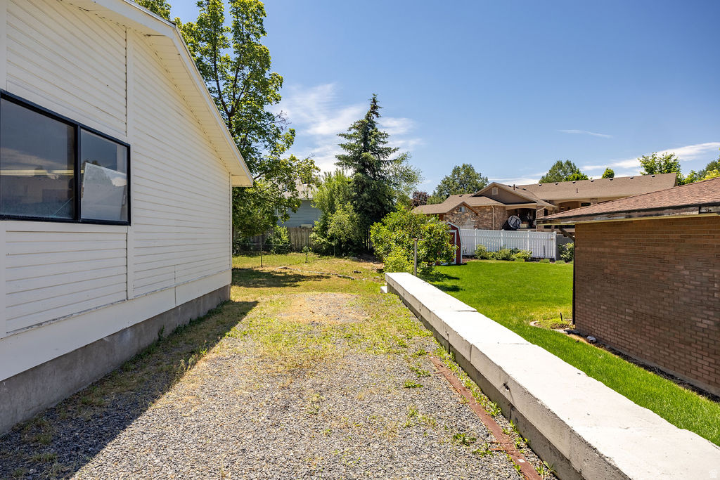 373 E SPRING CREEK RD