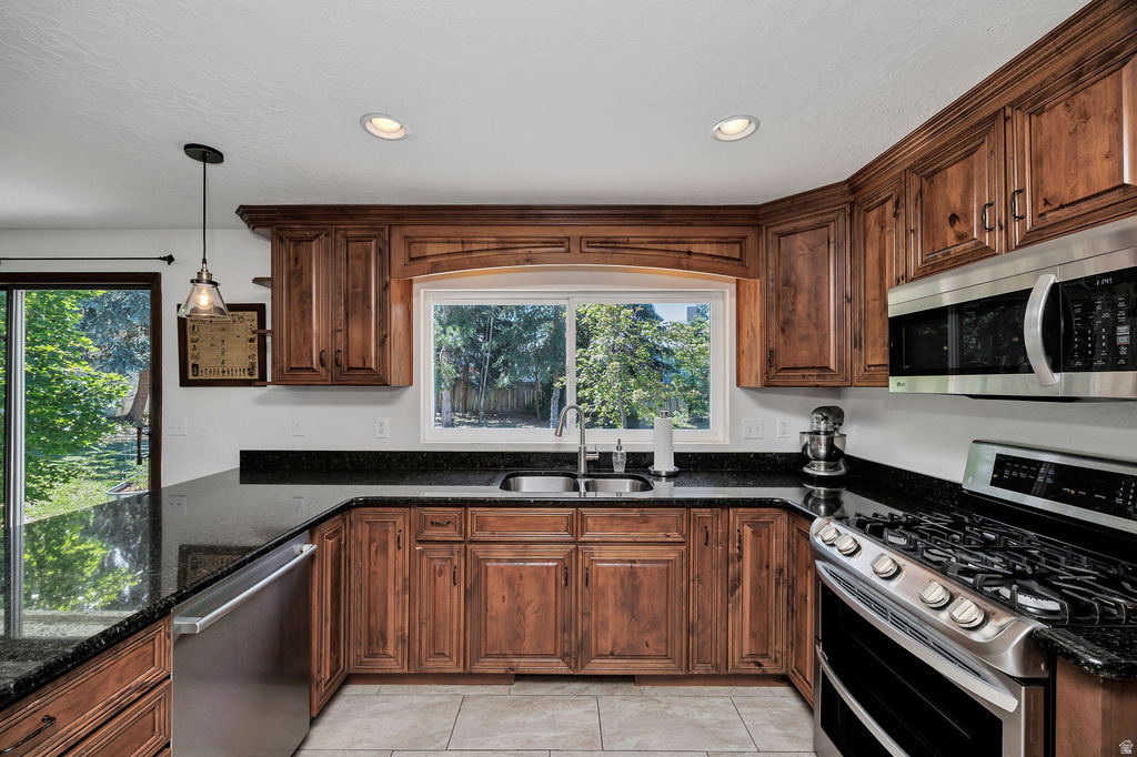 373 E SPRING CREEK RD
