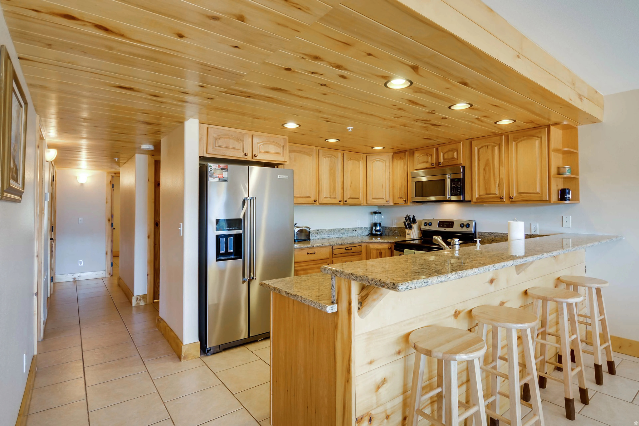 885 E CHURCH DR