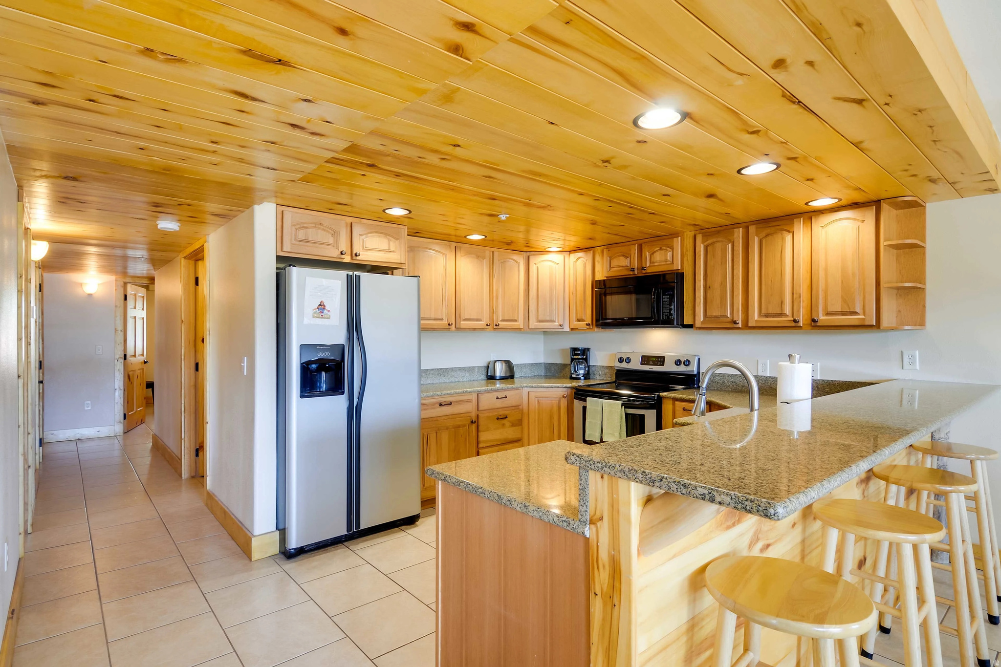 885 E CHURCH DR