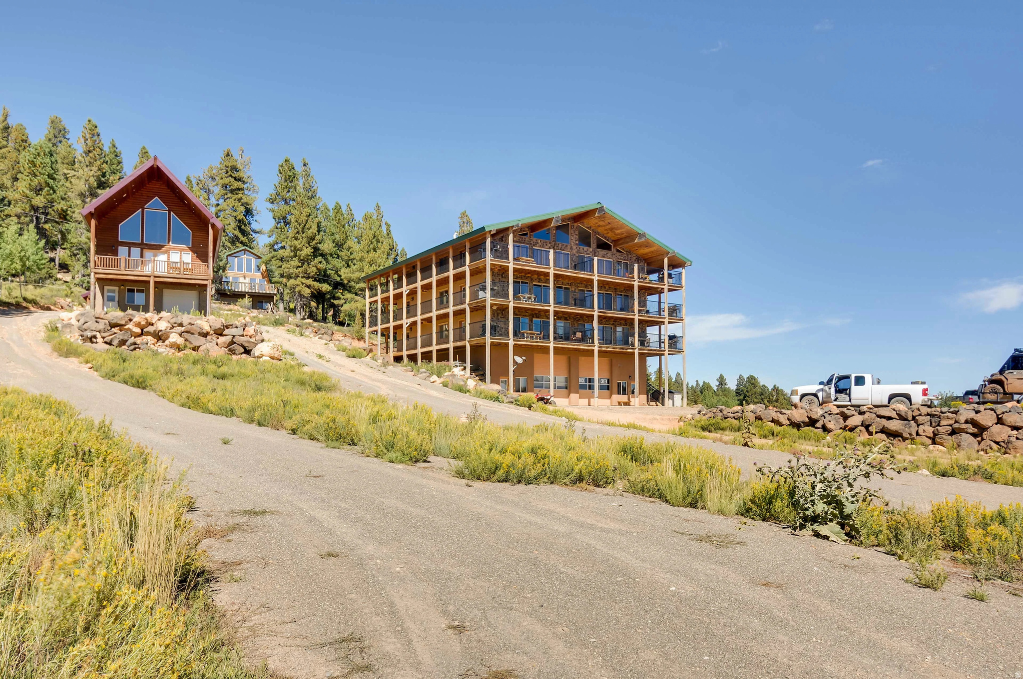 885 E CHURCH DR