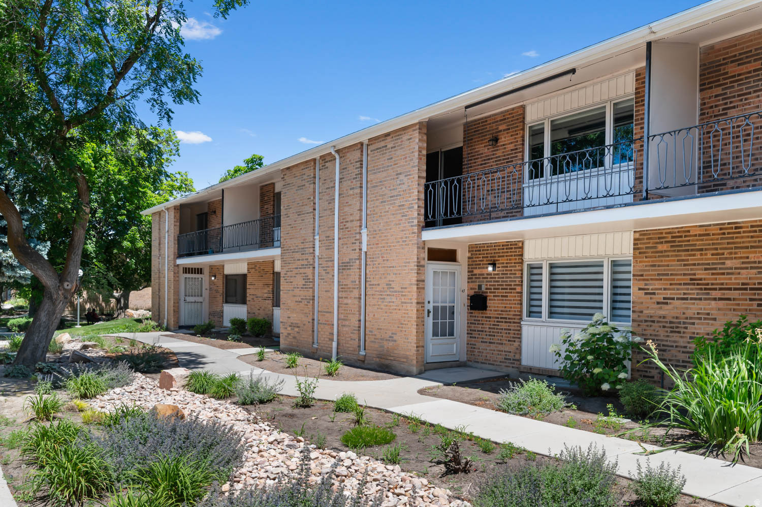 745 E THREE FOUNTAINS CIR #43