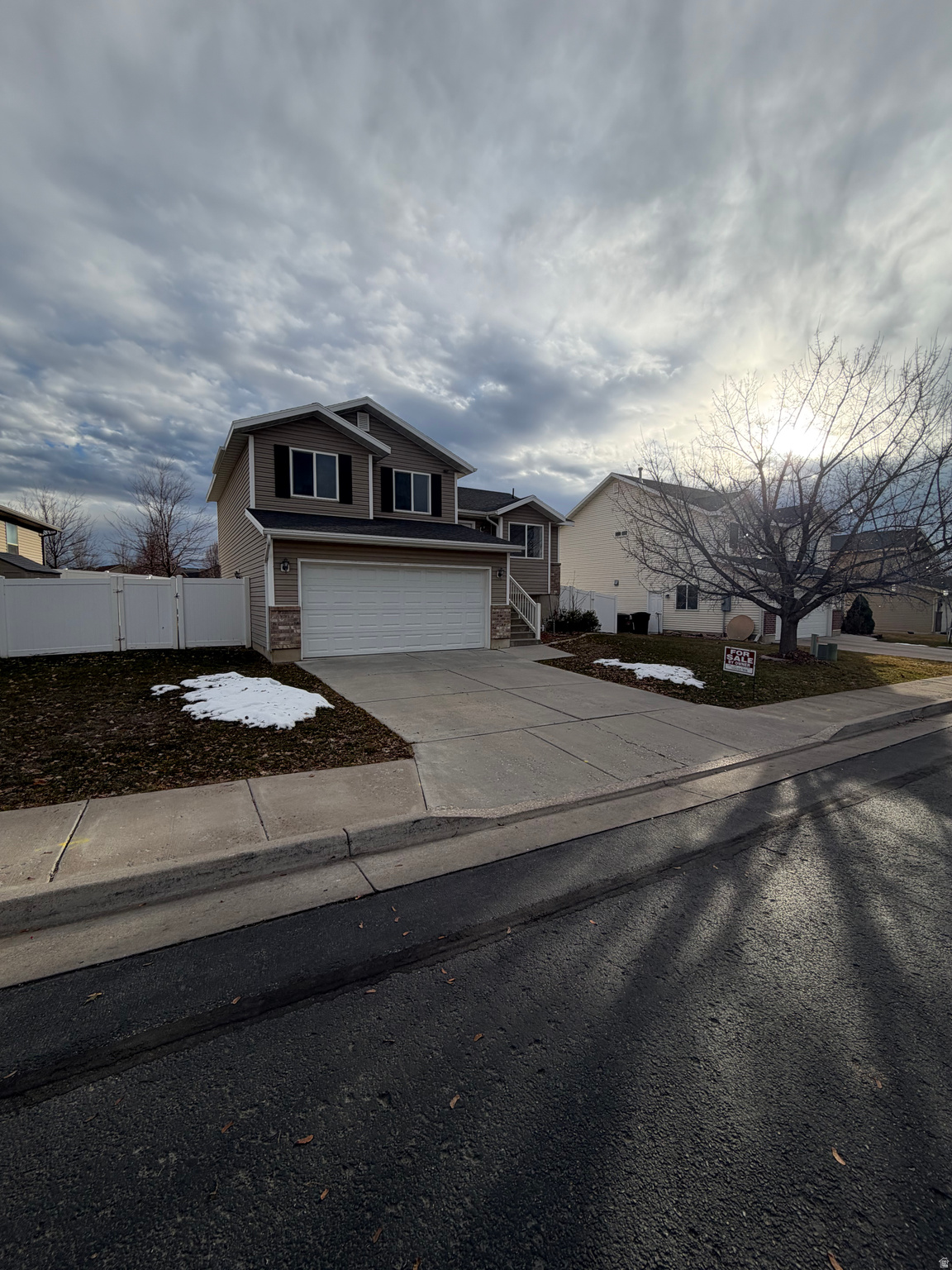 530 E RED OAK DR