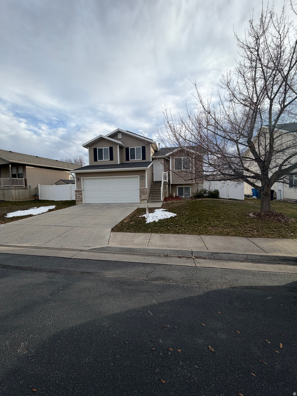 530 E RED OAK DR