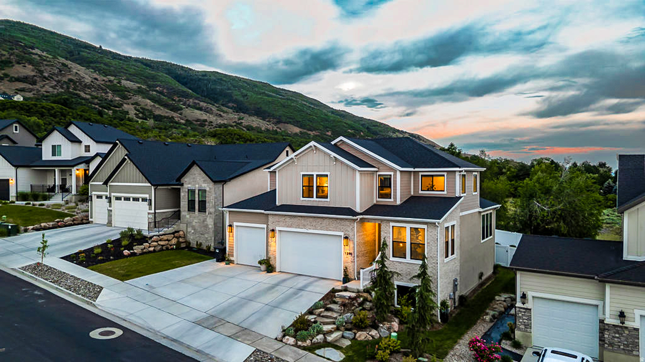 1390 E ORCHARD RIDGE LN