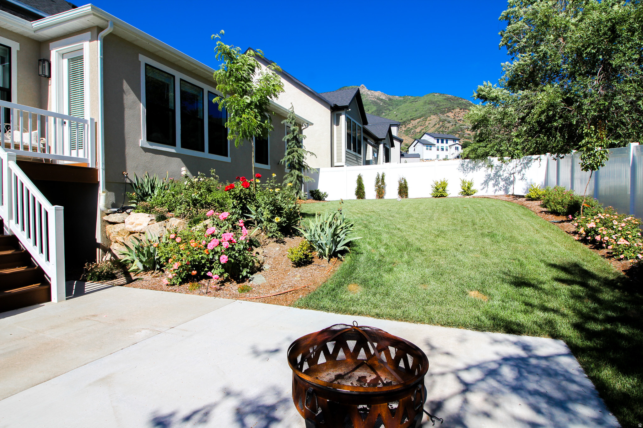 1390 E ORCHARD RIDGE LN