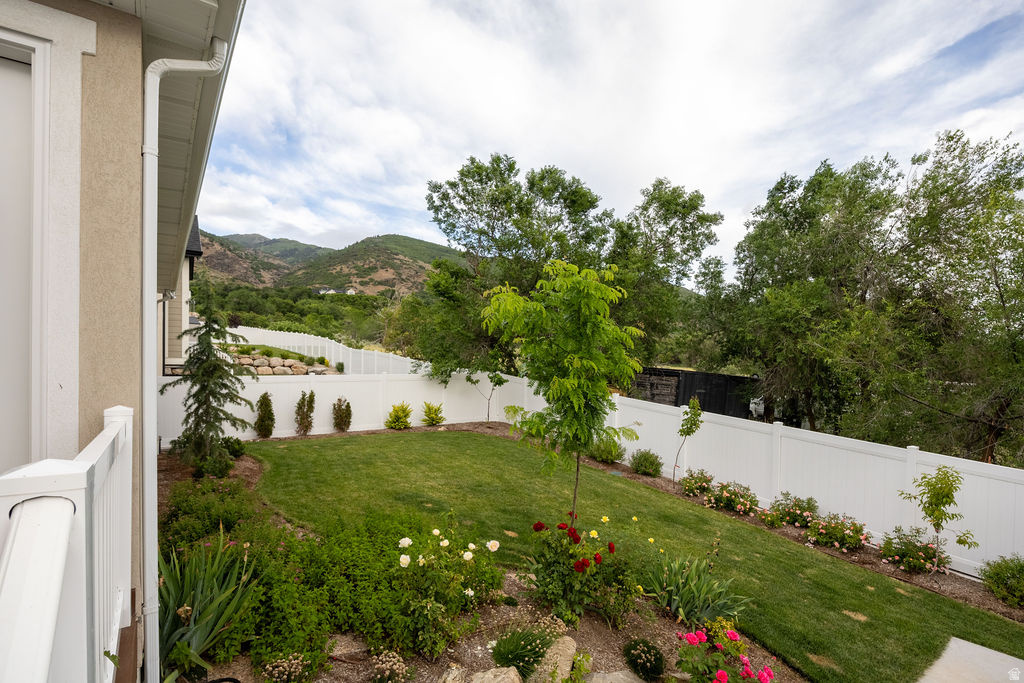 1390 E ORCHARD RIDGE LN