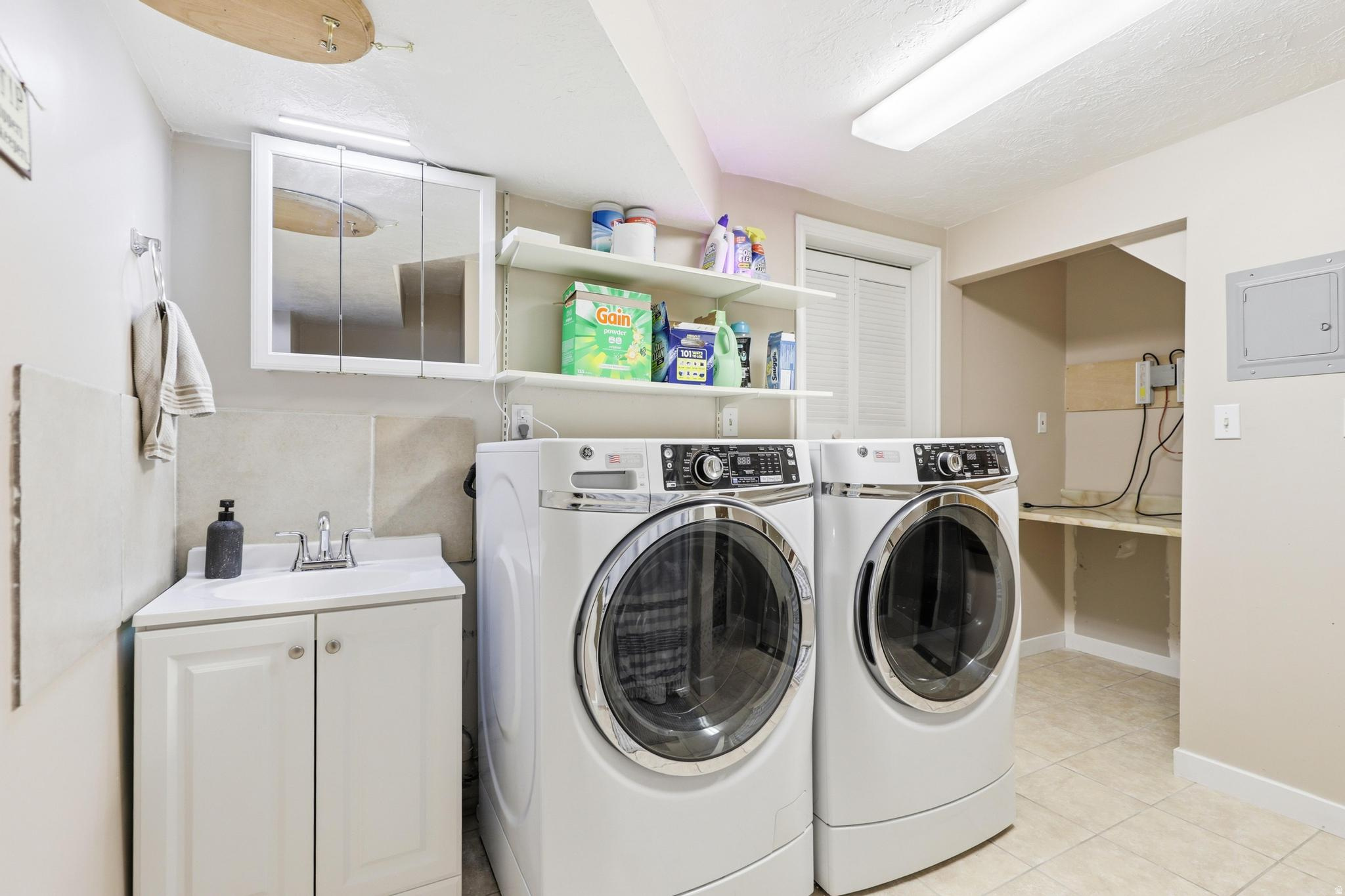 240 S 100 E