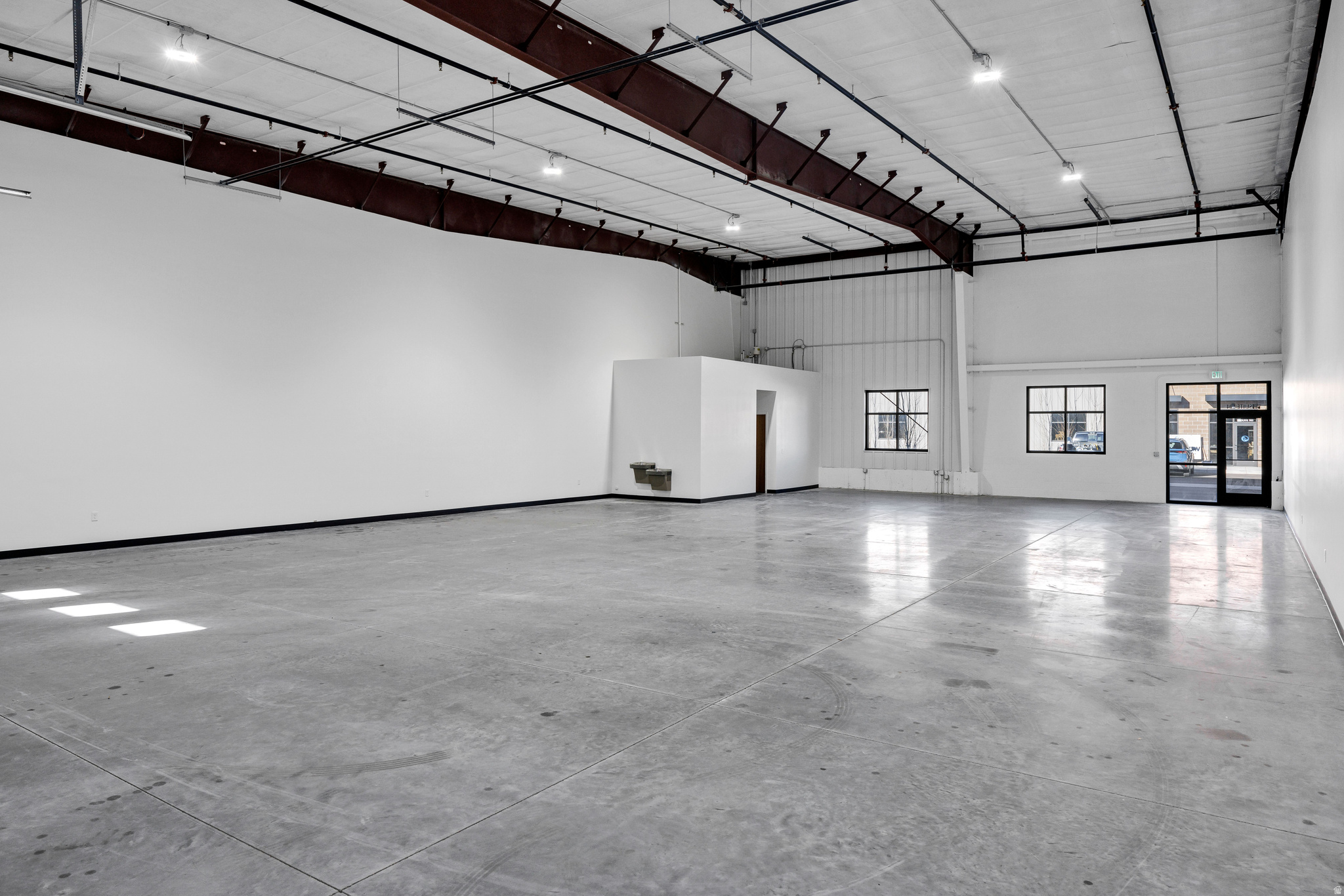 695 W 1700 BUILDING 21-105