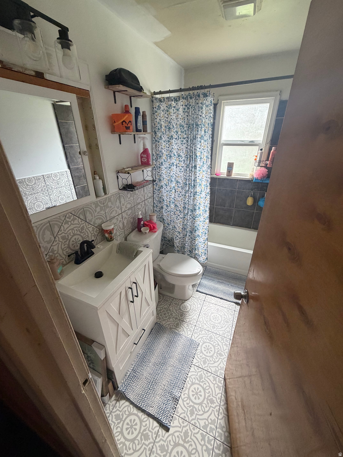 271 JACKSON AVE
