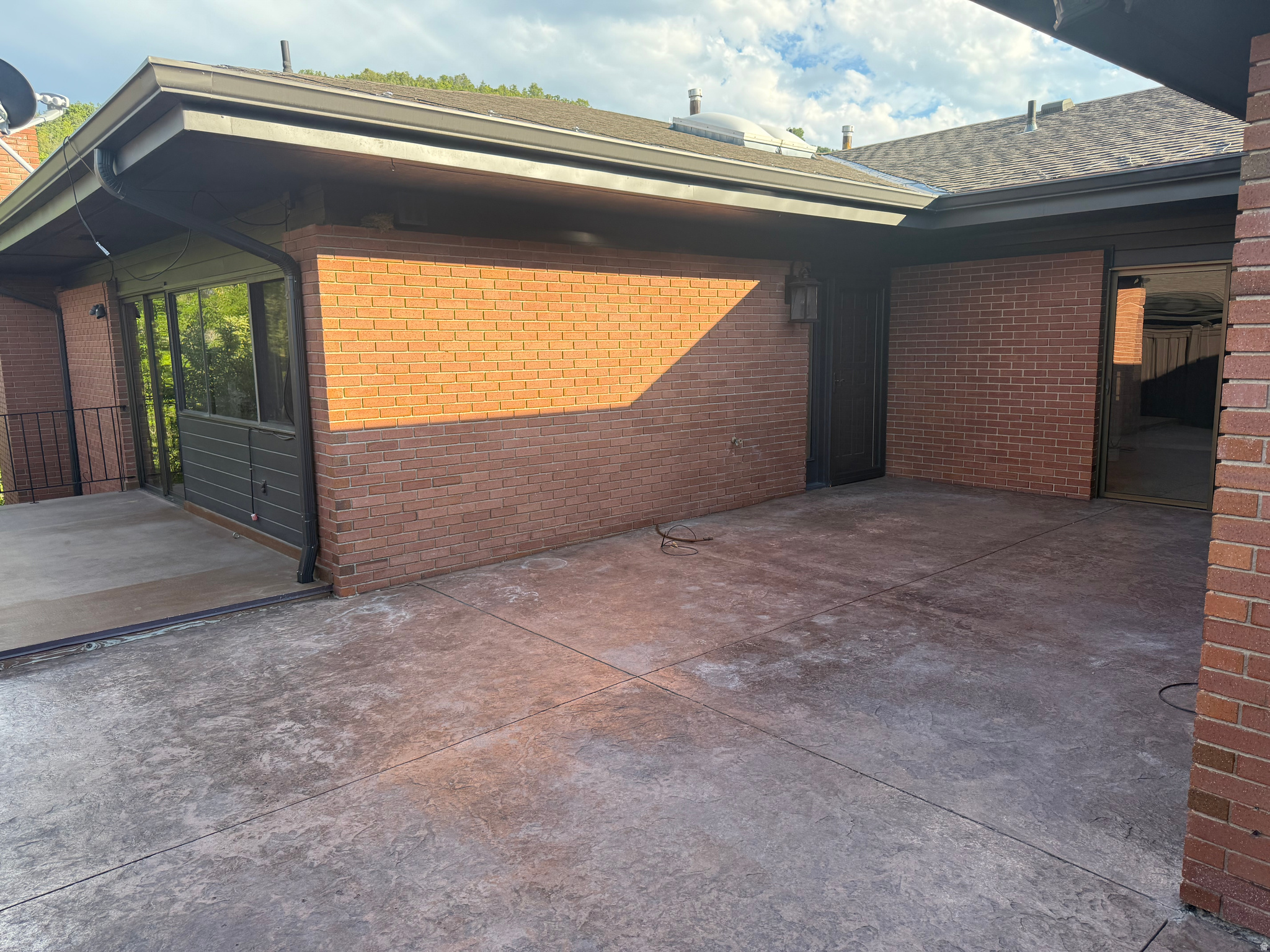 2037 S MAPLEVIEW DR