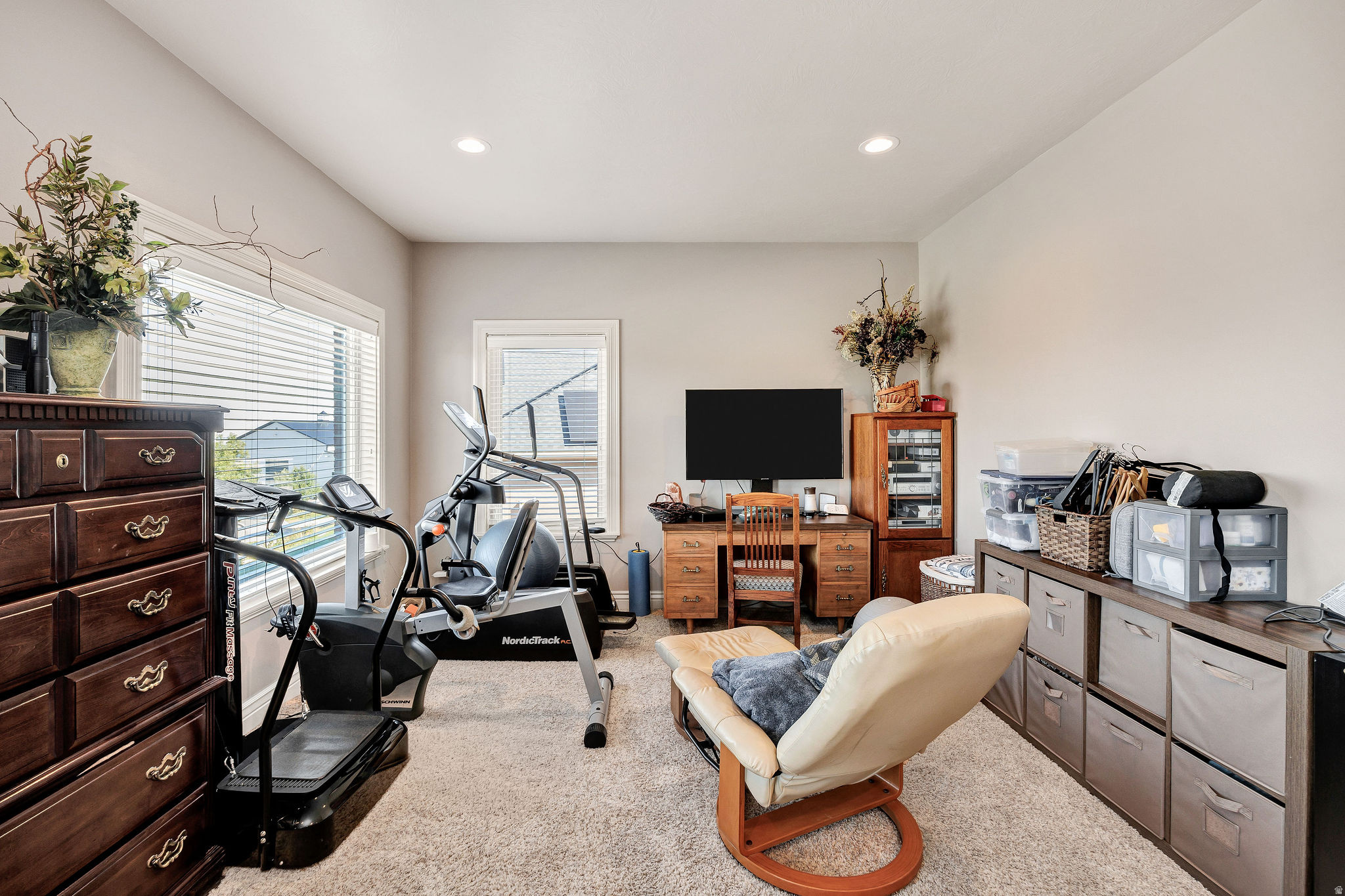 770 EAGLEVIEW DR
