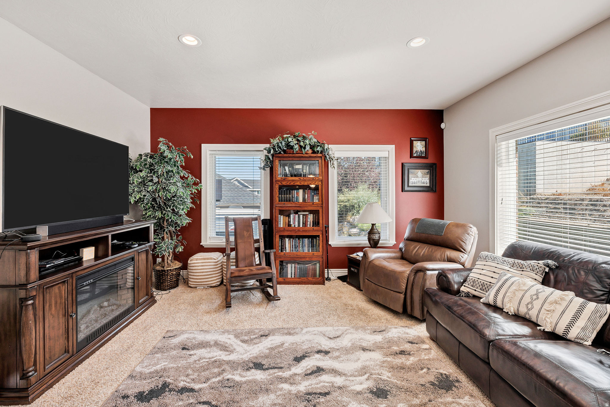770 EAGLEVIEW DR