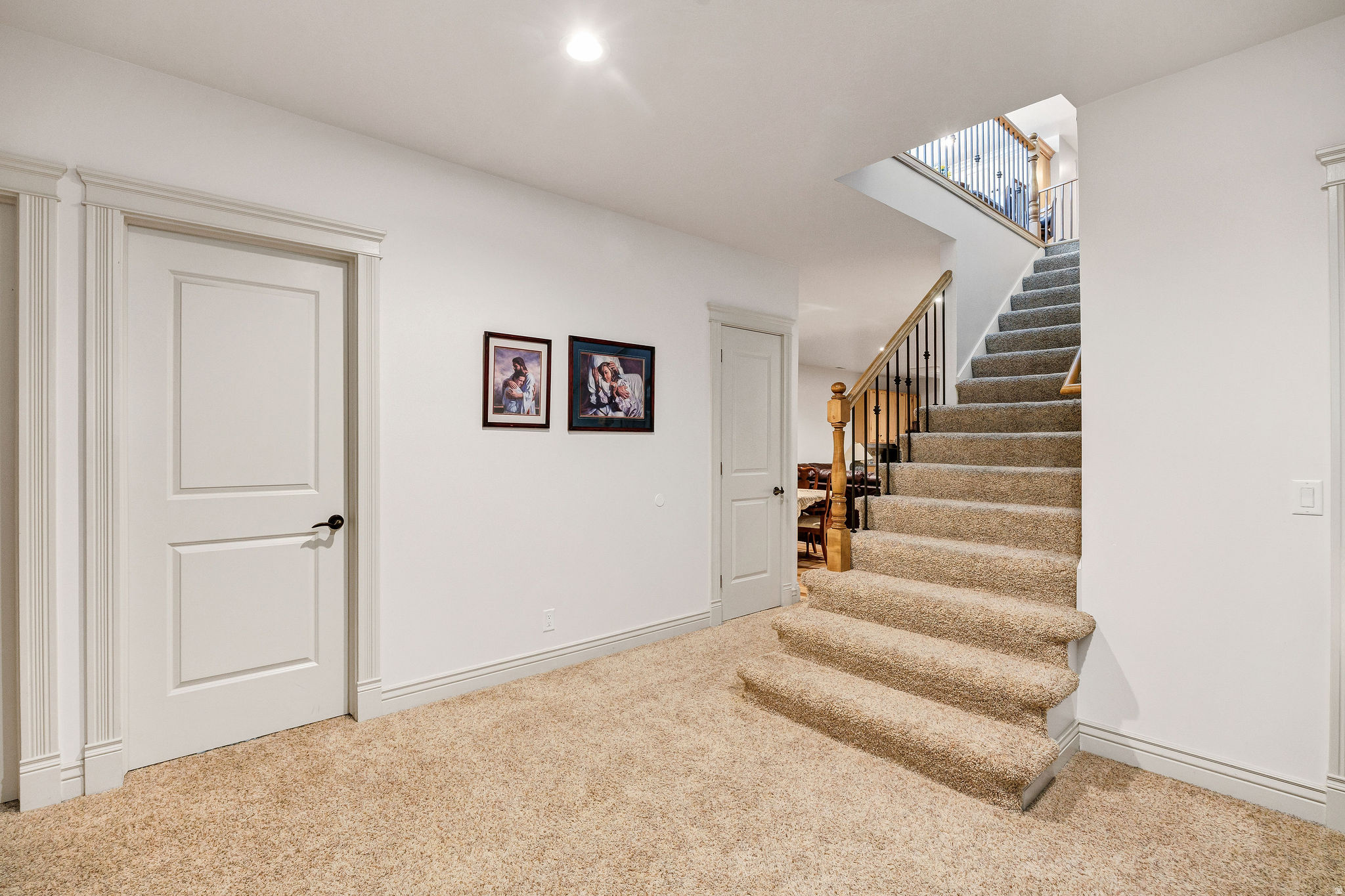 770 EAGLEVIEW DR