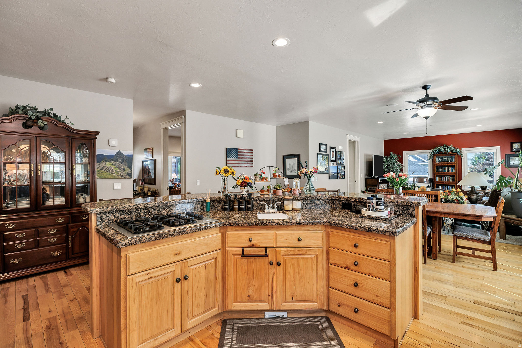 770 EAGLEVIEW DR