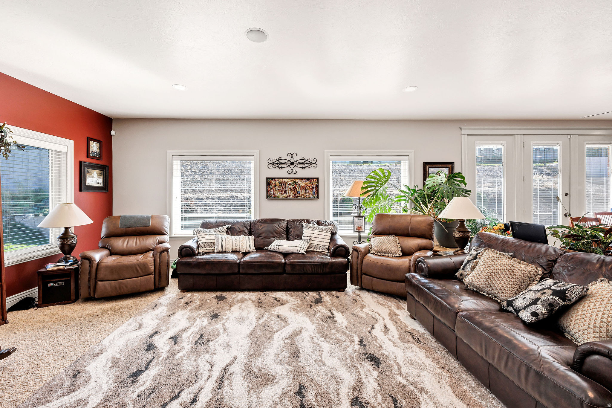 770 EAGLEVIEW DR
