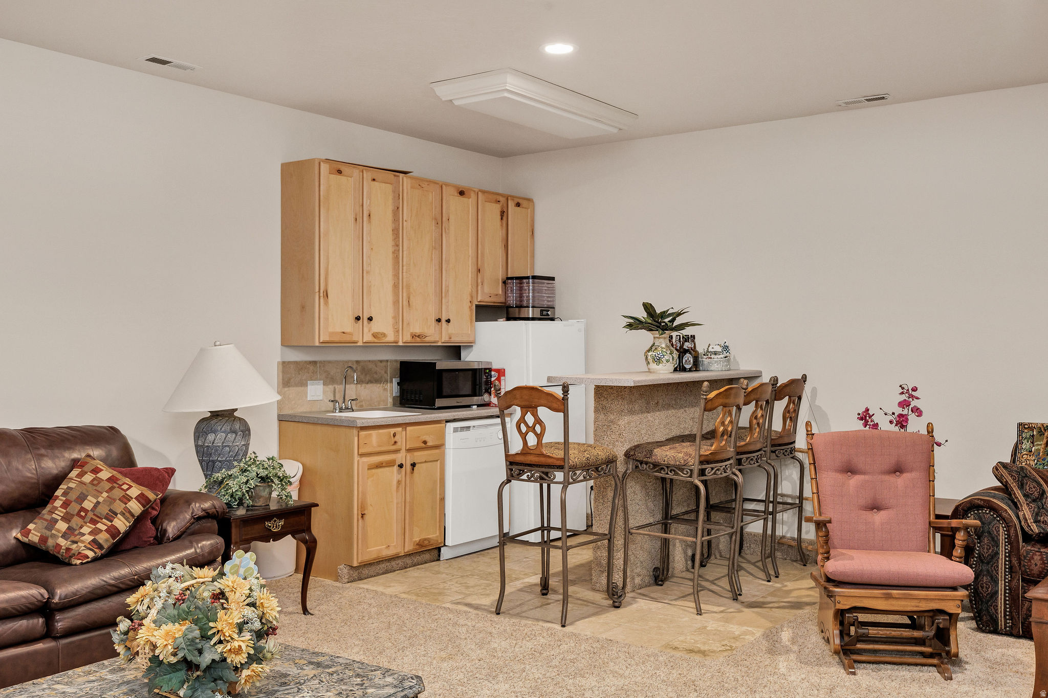 770 EAGLEVIEW DR