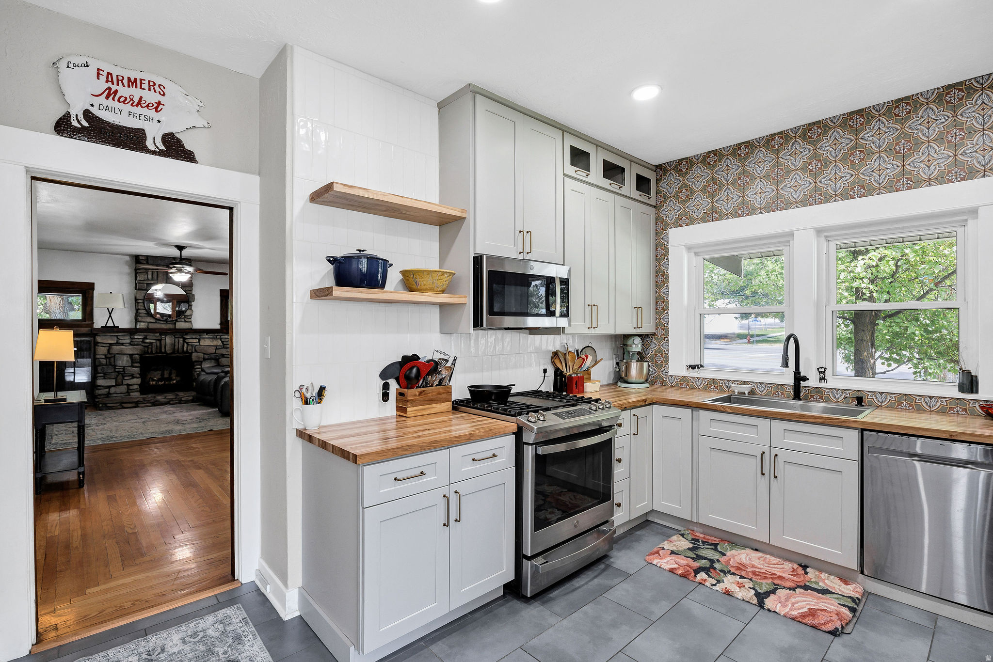 297 N MAIN ST