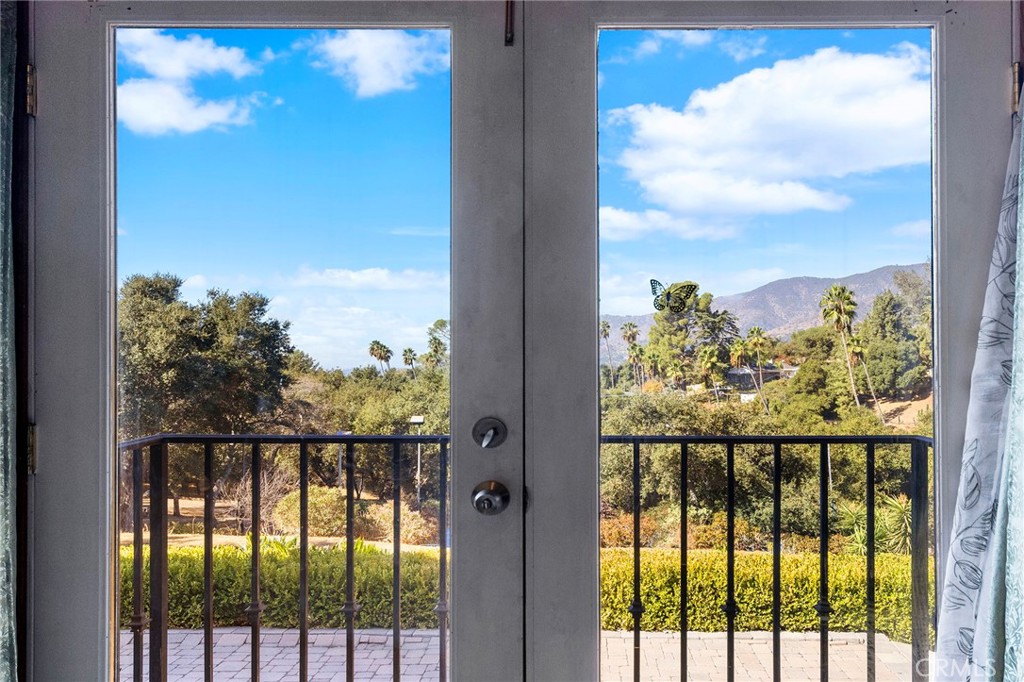 1770 Mountain Lane