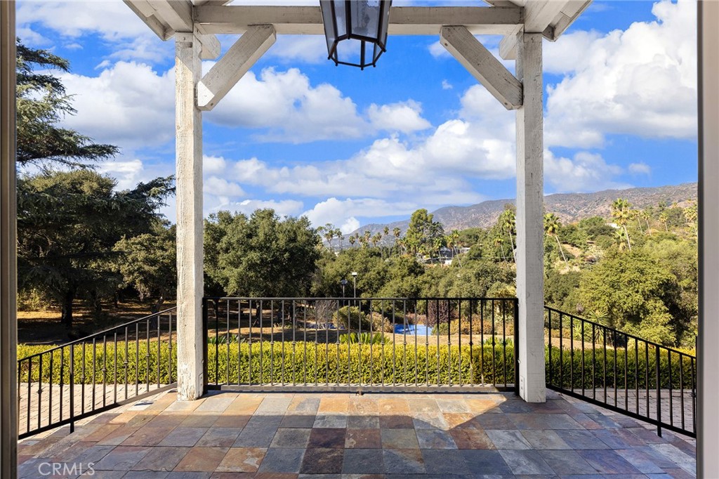 1770 Mountain Lane